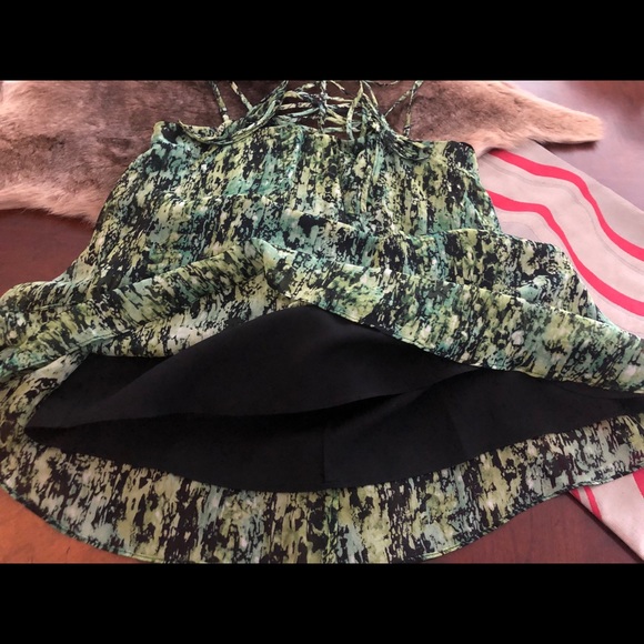 BCBGMAXAZRIA “Kaia" Silk Print Short Casual Dress. - Picture 9 of 10